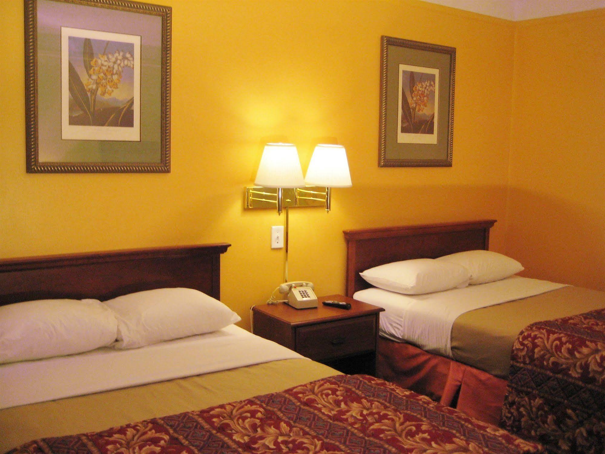 Charlotte Express Inn Экстерьер фото