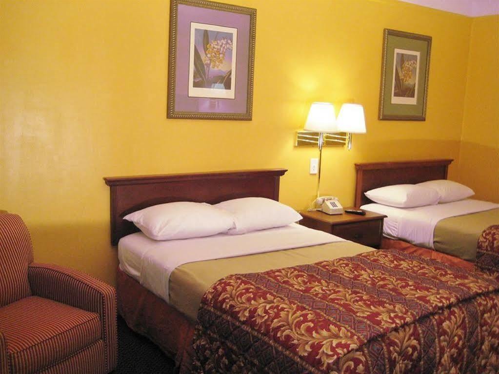 Charlotte Express Inn Экстерьер фото